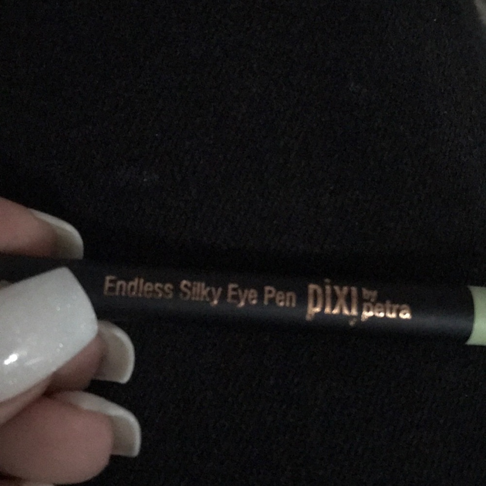 PIXI BY PETRA!! EYE PENCIL! 👁